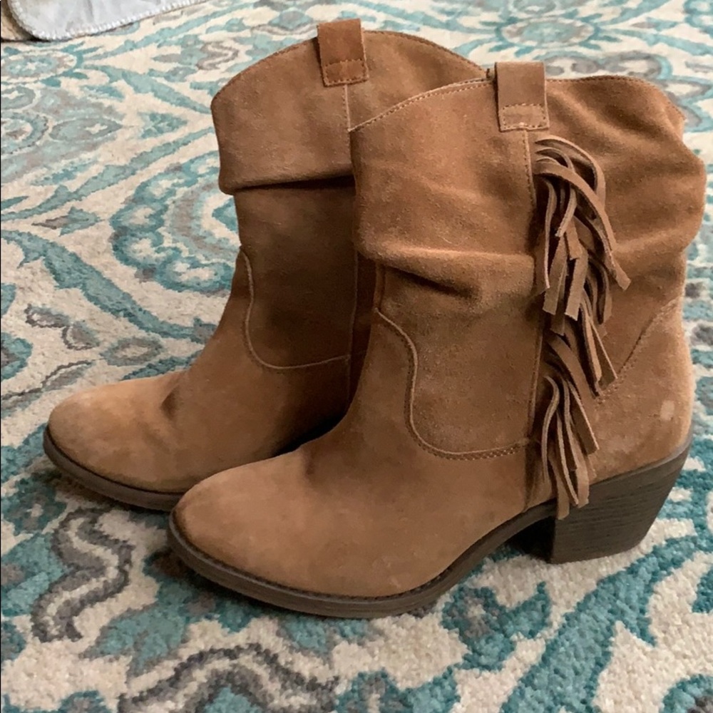 Fringe leather boots